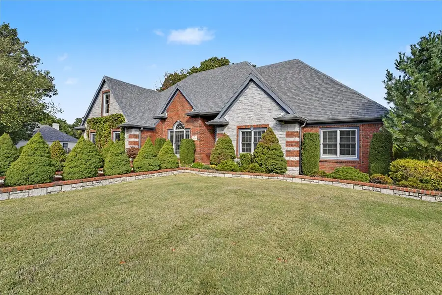 57 Stonehenge Drive, Bentonville, AR 72712 - #3