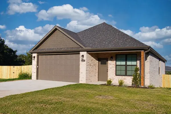 201 N Eagle Mountain Street, Prairie Grove, AR 72753