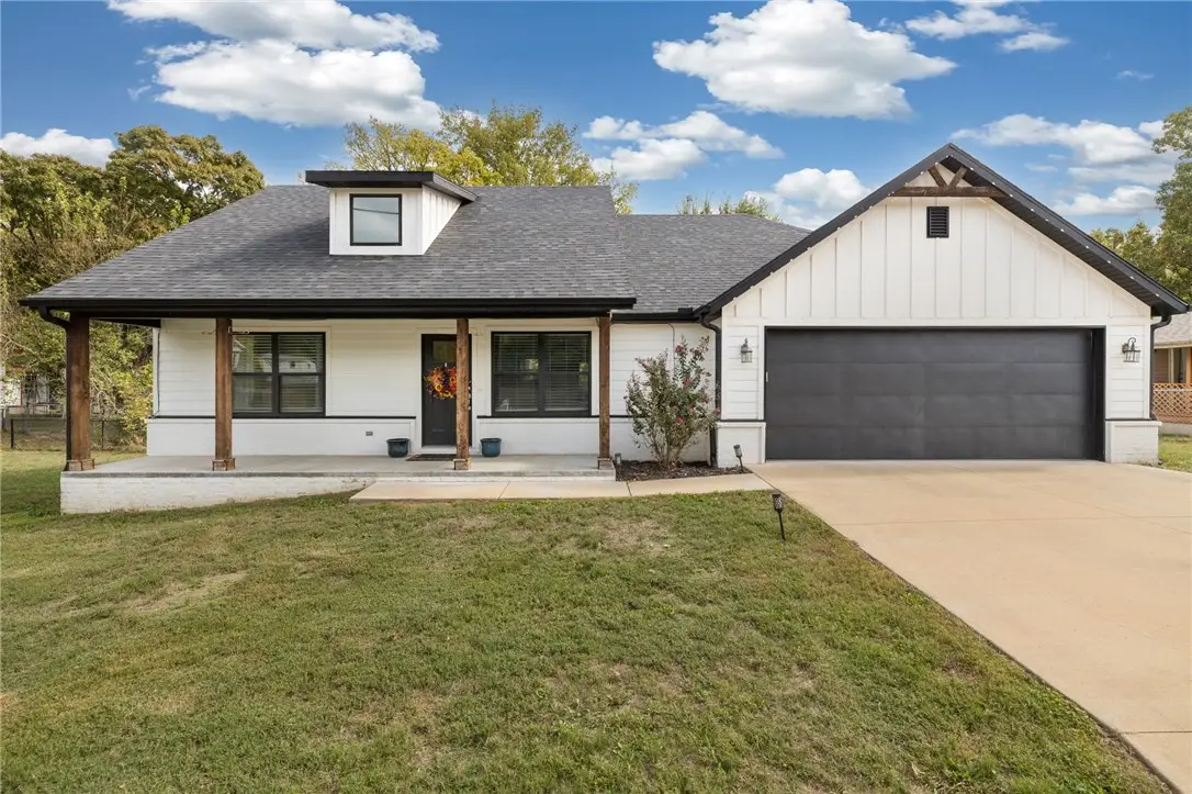 1164 Davis, Pea Ridge, AR 72751 - #1