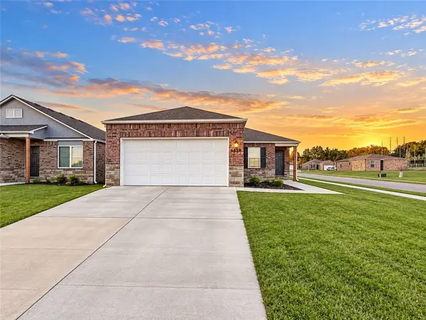 5528 Steamboat Avenue, Springdale, AR 72764