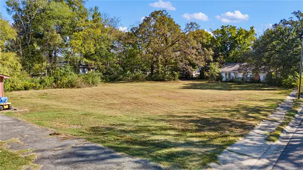 210 W J Street, Russellville, AR 72801