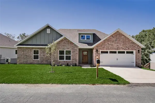 24 Kirkcudbright Lane, Bella Vista, AR 72715