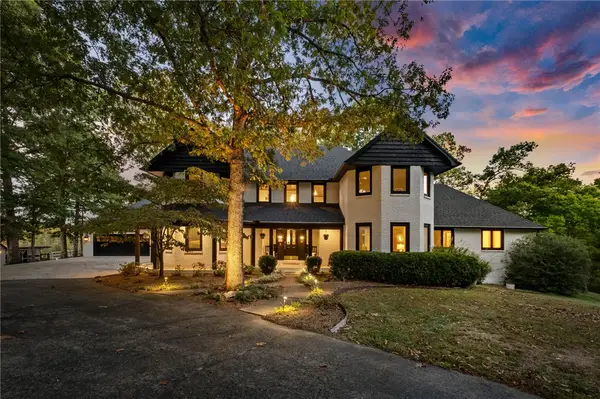 1205 E Hilltop Drive, Rogers, AR 72756