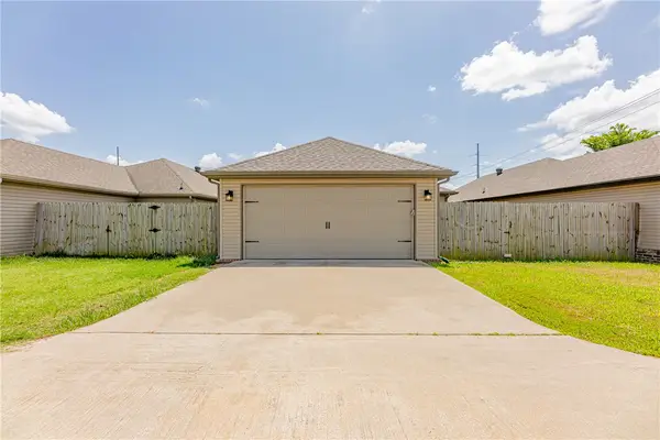 4004 SW Capstone Avenue, Bentonville, AR 72712