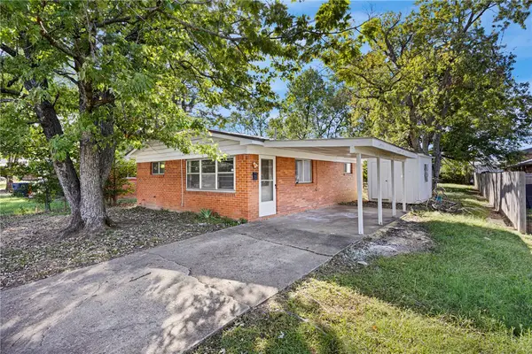 1612 S Boston Place, Russellville, AR 72801