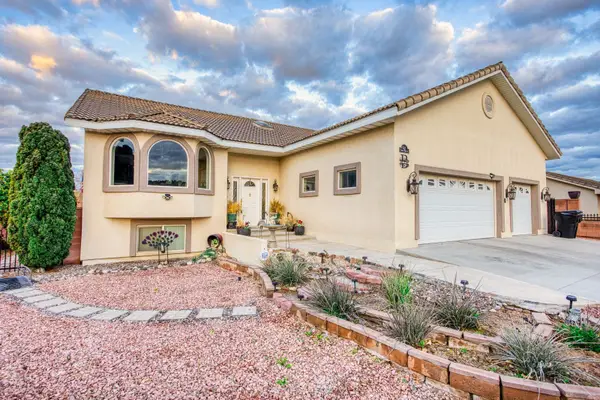 881 N Desert Wind Dr, Littlefield, AZ 86432