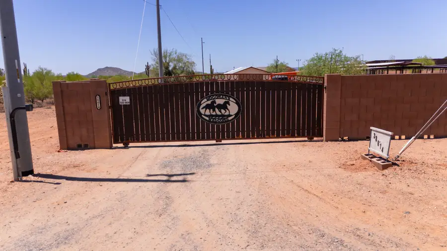 38614 N Central Avenue, Phoenix, AZ 85086 - Image #2