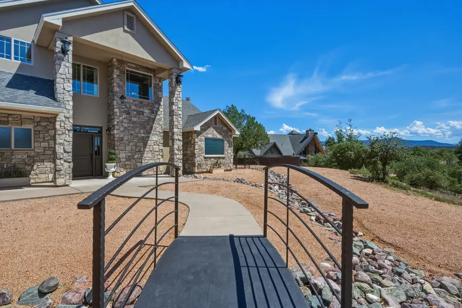 200 W Briggs Circle, Star Valley, AZ 85541 - #3