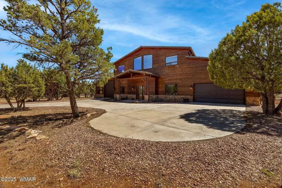 2335 Voyager Circle, Overgaard, AZ 85933 - Image #2