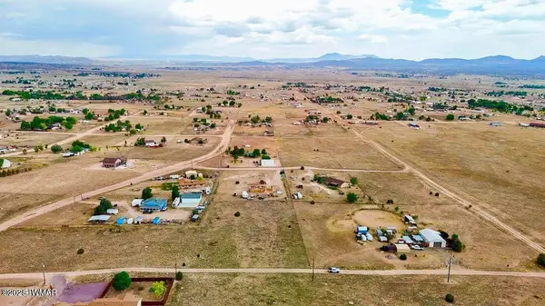 870 W Iris Road, Paulden, AZ 86334