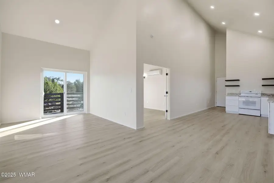 8335 Rainbow Drive, Show Low, AZ 85901 - Image #2