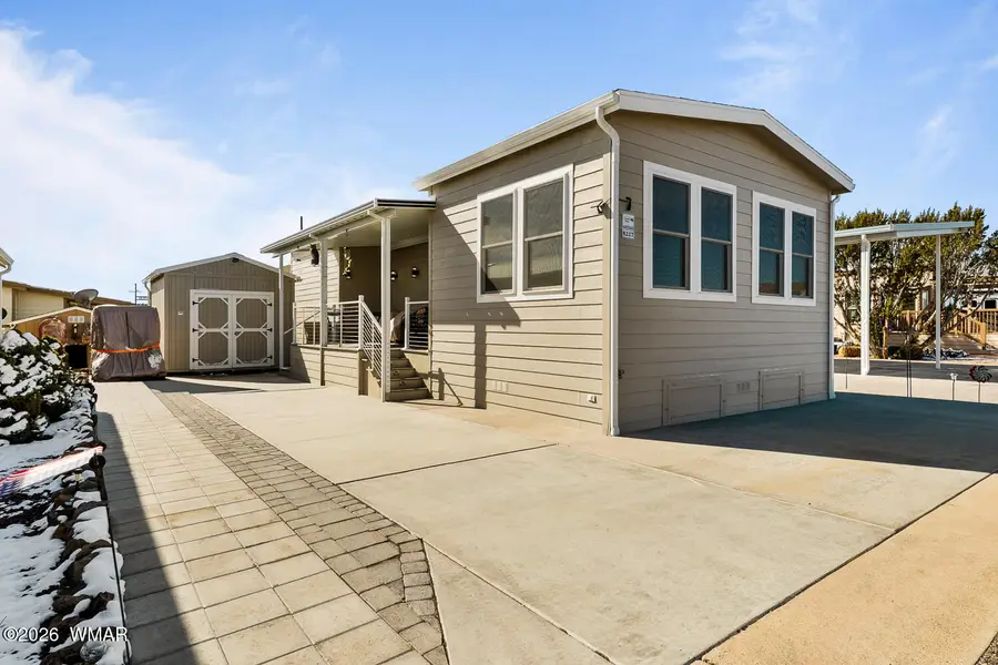8227 Navajo Circle, Show Low, AZ 85901 - Image #2