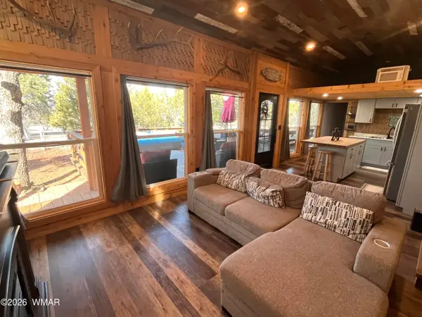 10 County Road 3117, Vernon, AZ 85940