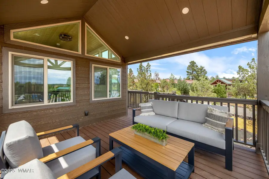 2746 Columbia Lane, Overgaard, AZ 85933 - #3