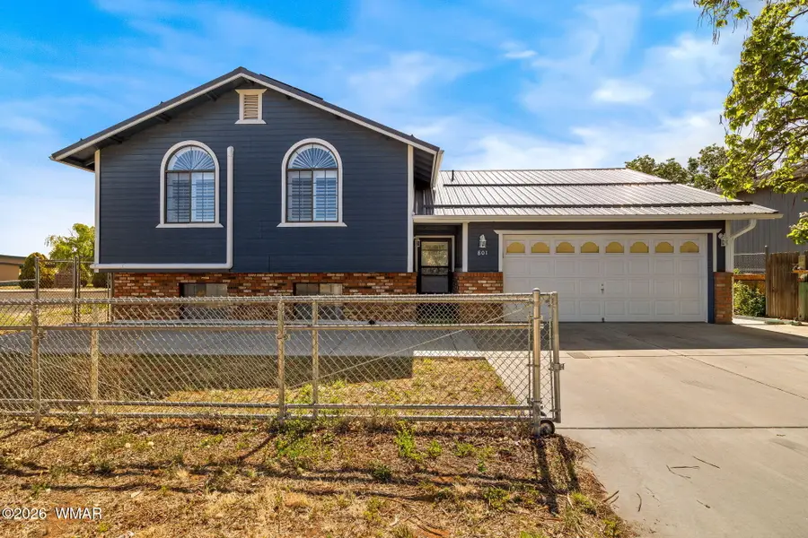 801 N 6th Drive, Show Low, AZ 85901 - #2