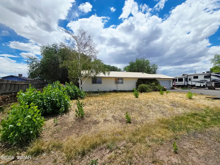 1320 W 5th Street, Saint Johns, AZ 85936 - #2