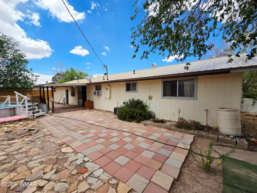 1320 W 5th Street, Saint Johns, AZ 85936 - #3