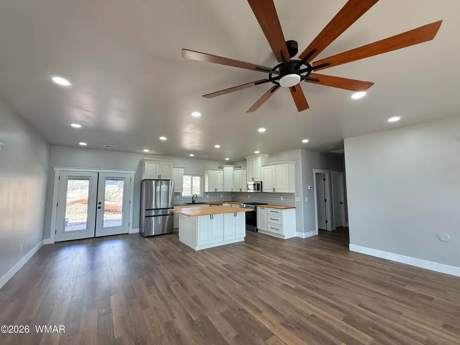 606 W Iowa, Holbrook, AZ 86025 - #2