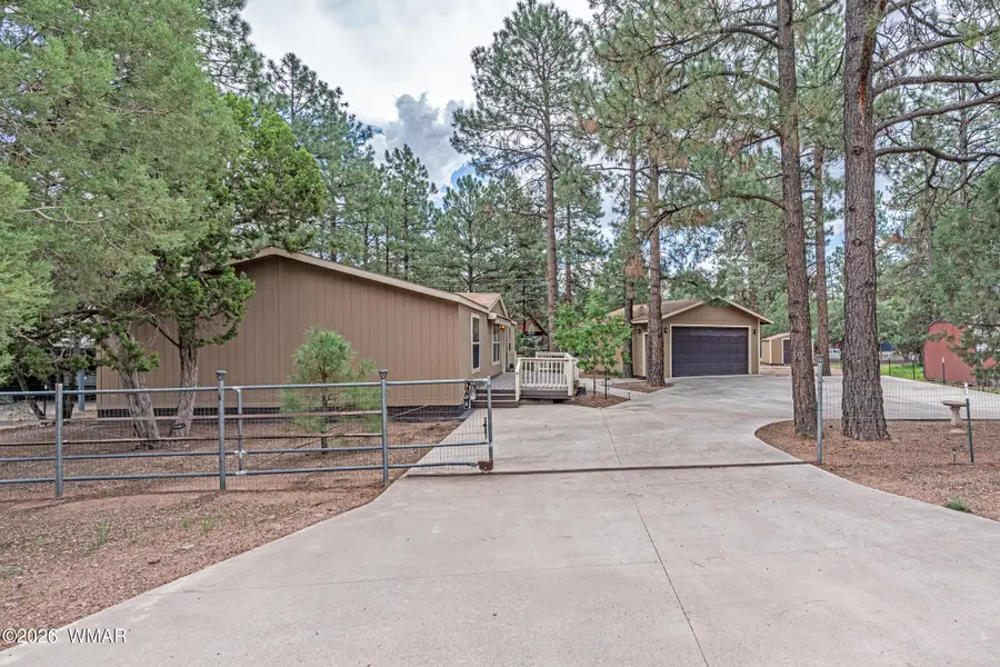 2843 Whispering Winds Drive, Overgaard, AZ 85933 - #2