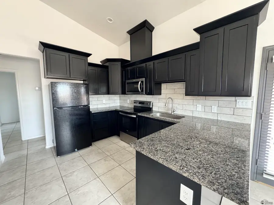 8758 E 41 PL, Yuma, AZ 85365 - Image #2