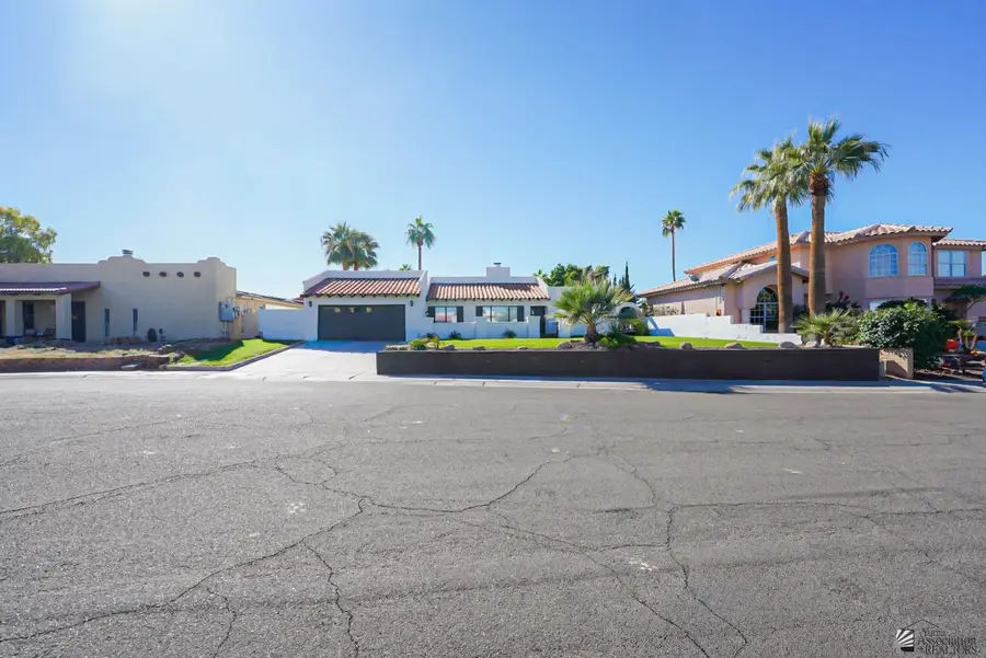 1307 W RIDGEVIEW DR, Yuma, AZ 85364 - Image #2