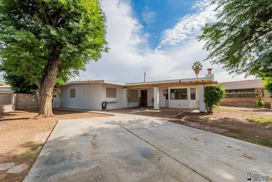 1805 S MAGNOLIA AVE, Yuma, AZ 85364 - Image #2