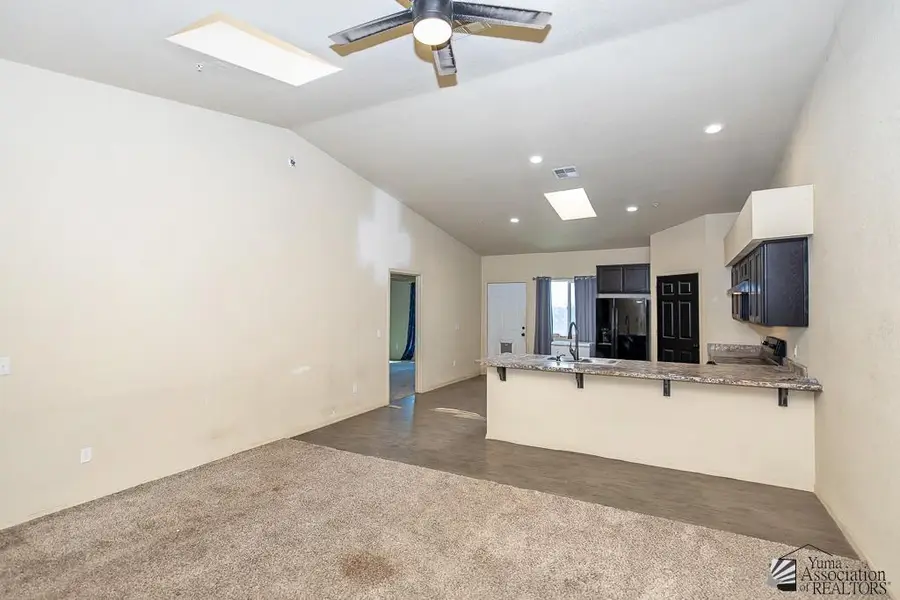 3917 S DESERT SKY DR, Yuma, AZ 85365 - Image #3