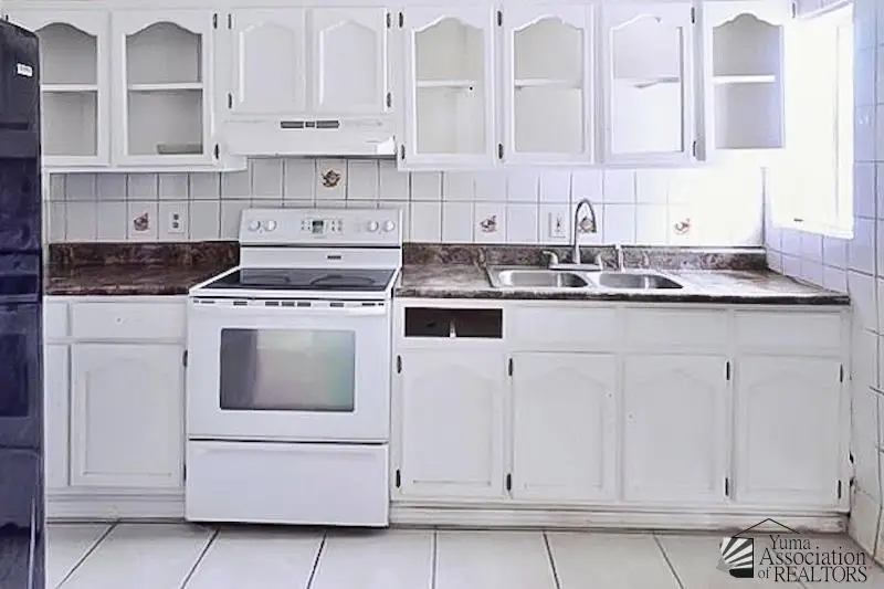 909 S PAGEANT AVE, Yuma, AZ 85364 - Image #2