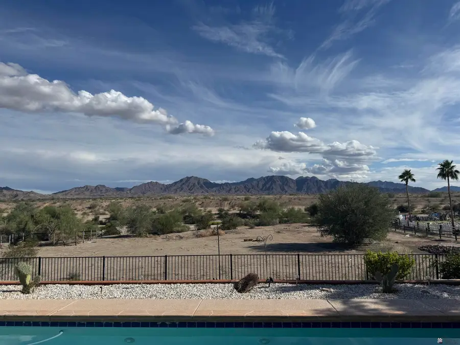 11571 S IRONWOOD DR, Yuma, AZ 85367 - Image #2