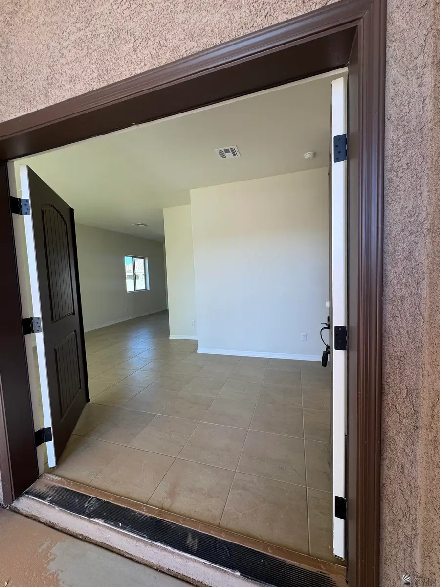10660 E 45 LN, Yuma, AZ 85367 - Image #2