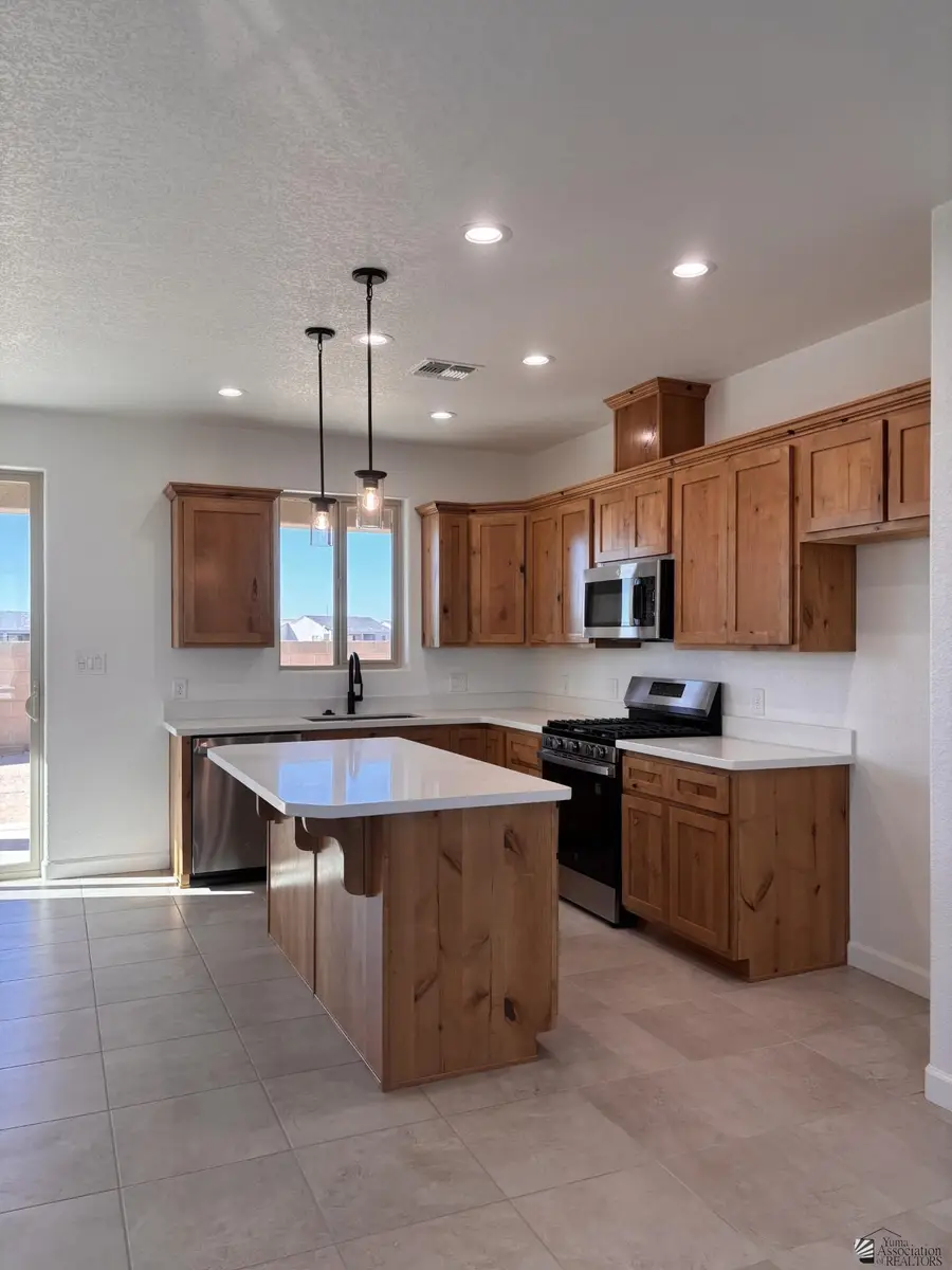 8482 S Albatross Dr, Yuma, AZ 85365 - Image #3