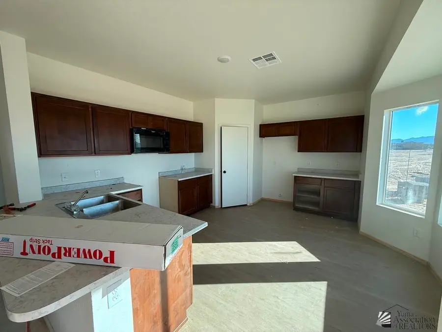 7129 E 44th Pl, Yuma, AZ 85365 - Image #2