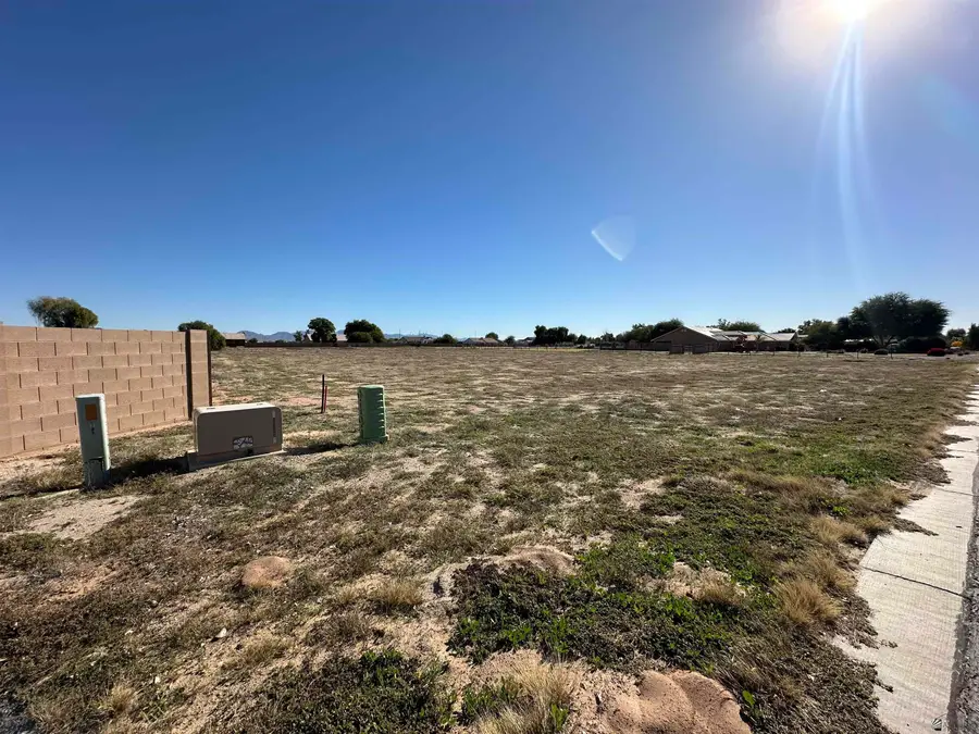 4253 S NAVEL AVE, Yuma, AZ 85365 - Image #2