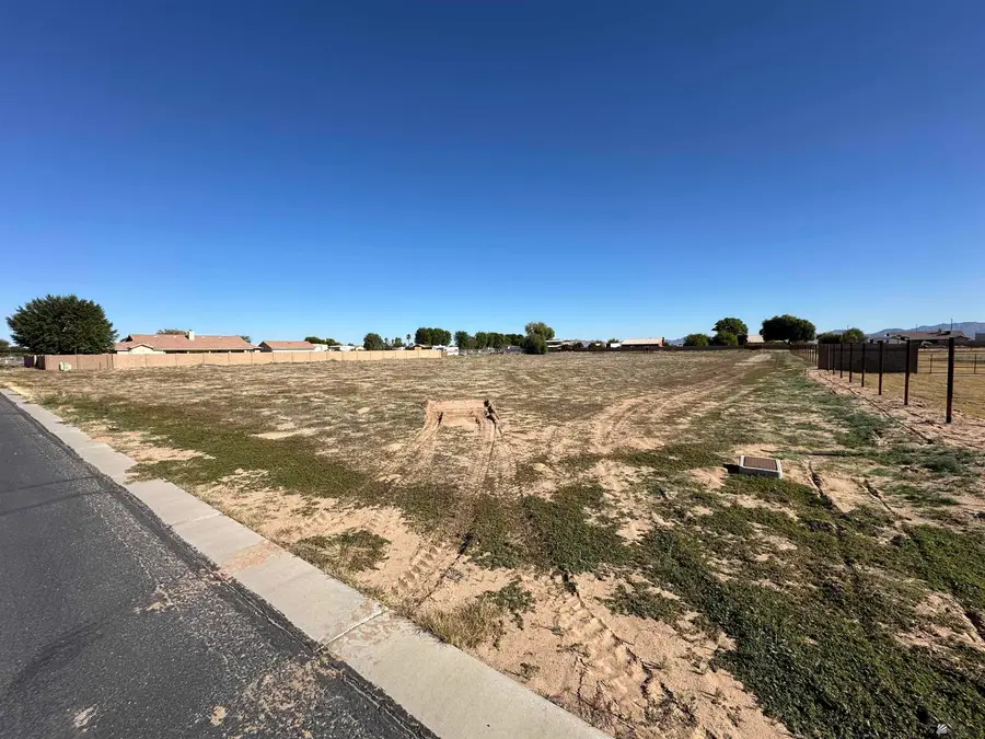 4253 S NAVEL AVE, Yuma, AZ 85365 - Image #3