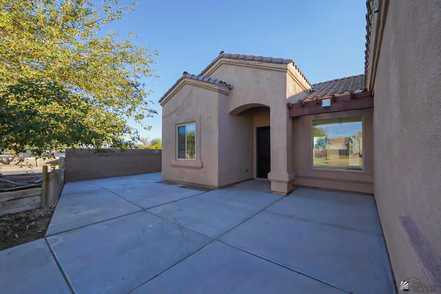 3703 S FALCON DR, Yuma, AZ 85365 - Image #3