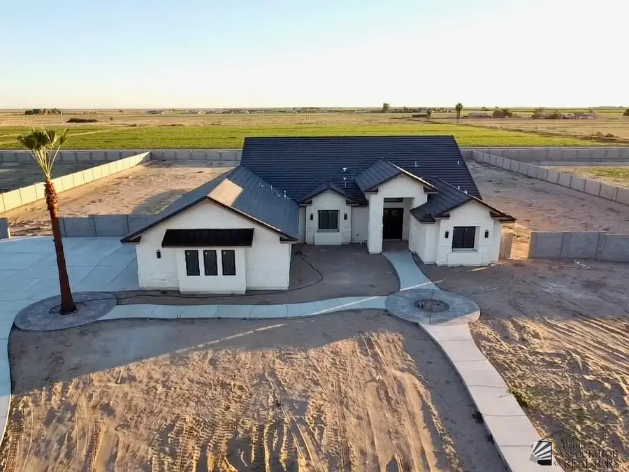 3525 E Camino Del Sur, Yuma, AZ 85365 - Image #2