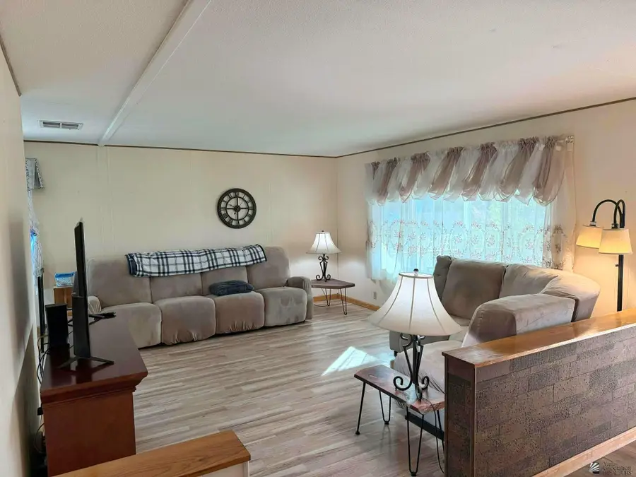 2040 S WHITEWING AVE, Yuma, AZ 85364 - Image #2