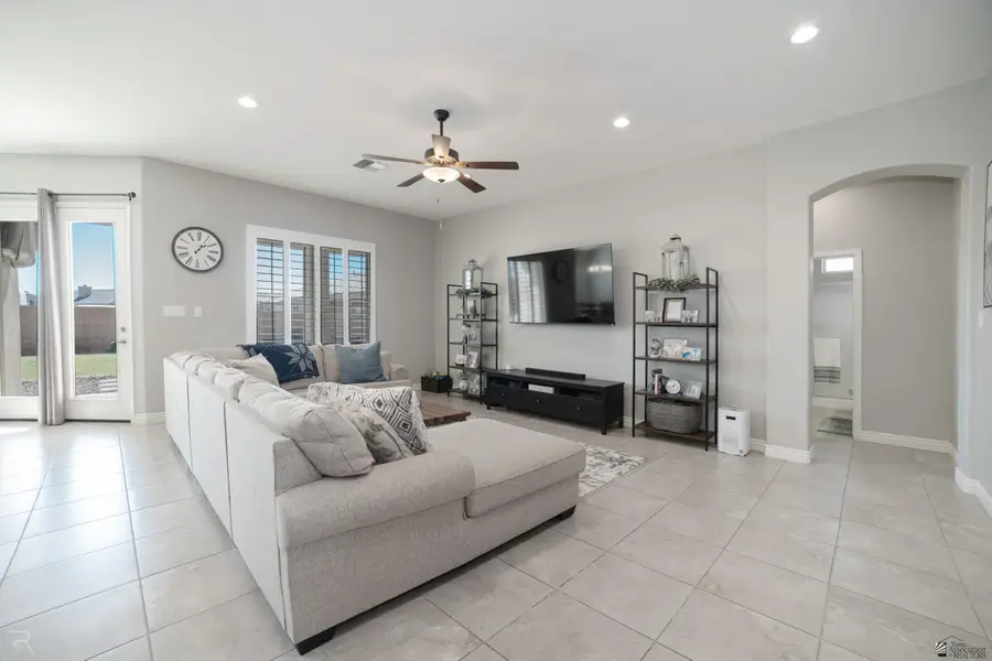 8179 E 35 LN, Yuma, AZ 85365 - Image #2