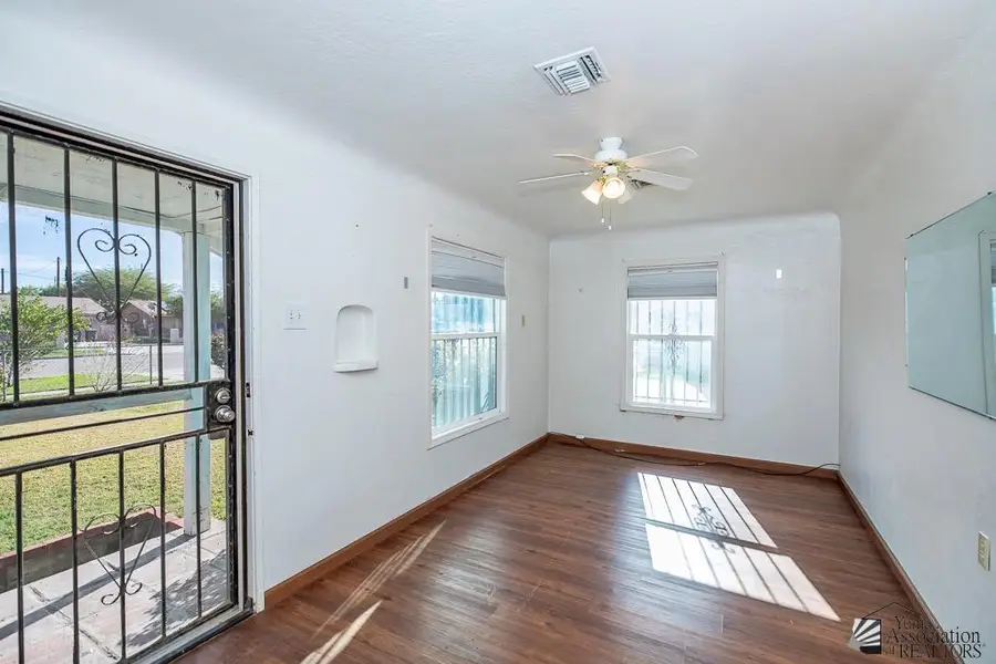 124 S 17 AVE, Yuma, AZ 85364 - Image #2