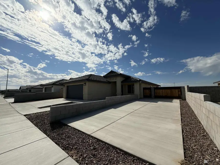 384 N 22 DR, San Luis, AZ 85336 - Image #2