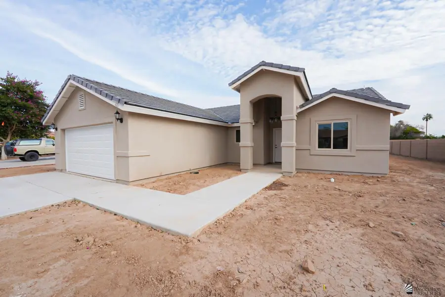 1022 E KENNEDY LN, San Luis, AZ 85349 - #2