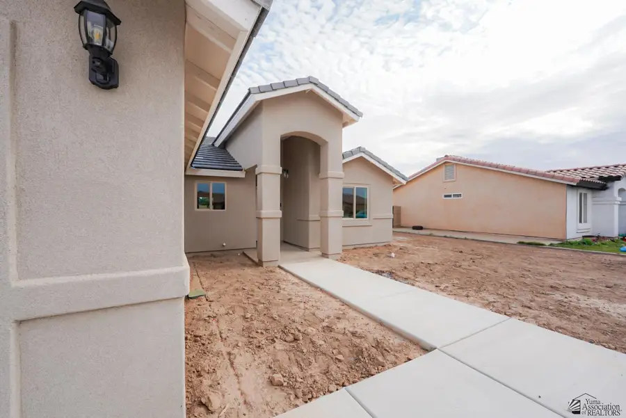 1022 E KENNEDY LN, San Luis, AZ 85349 - #3