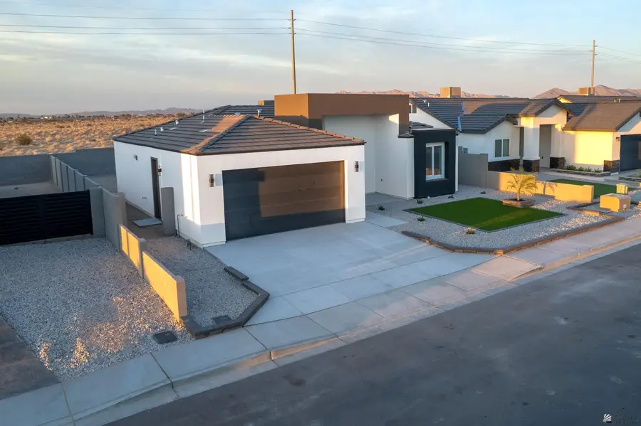 10668 E 45 PL, Yuma, AZ 85367 - #2