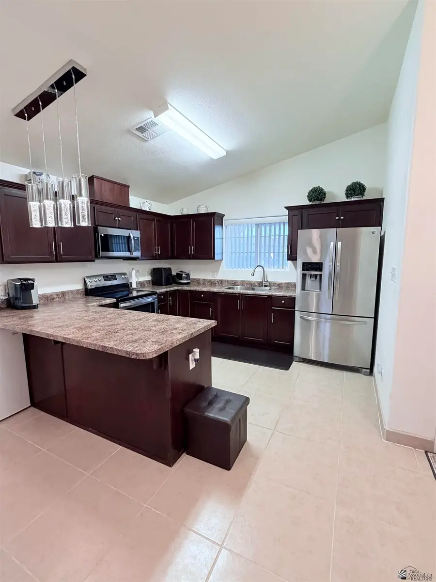 3670 E LOS OLIVOS DR, San Luis, AZ 85336 - #2