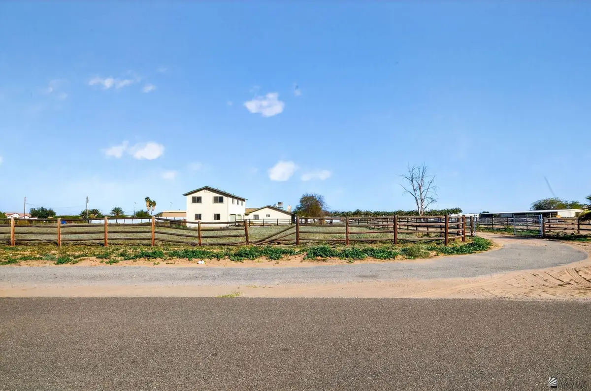 3525 E COUNTY 15 ST, Yuma, AZ 85365 - #1