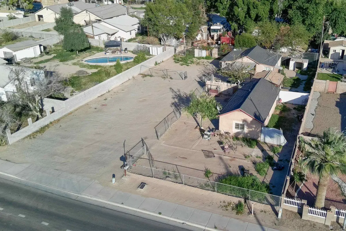 881 S AVE C, Yuma, AZ 85364 - #1