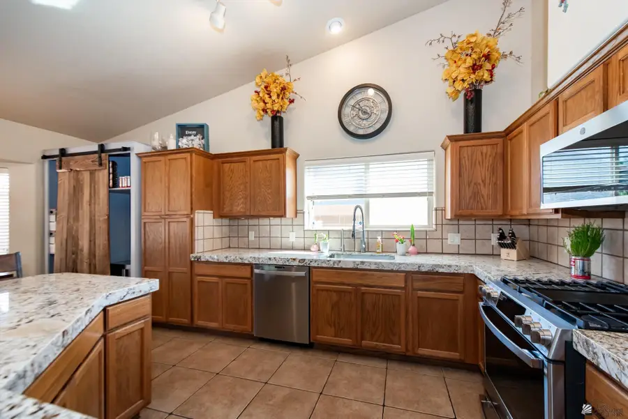 4560 W 27 PL, Yuma, AZ 85364 - #2