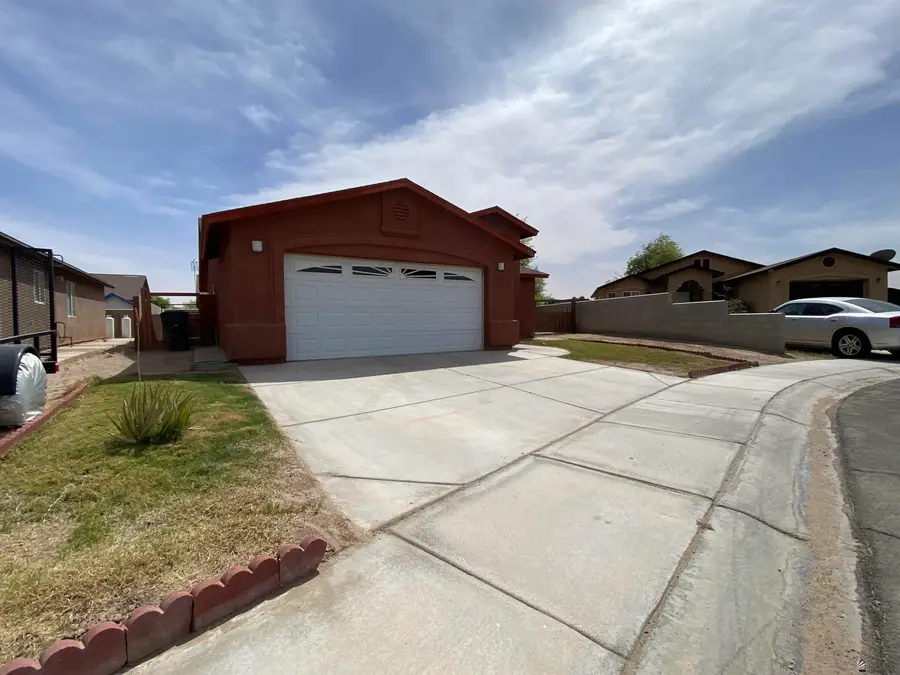 323 N GONZALEZ DR, San Luis, AZ 85336 - #2