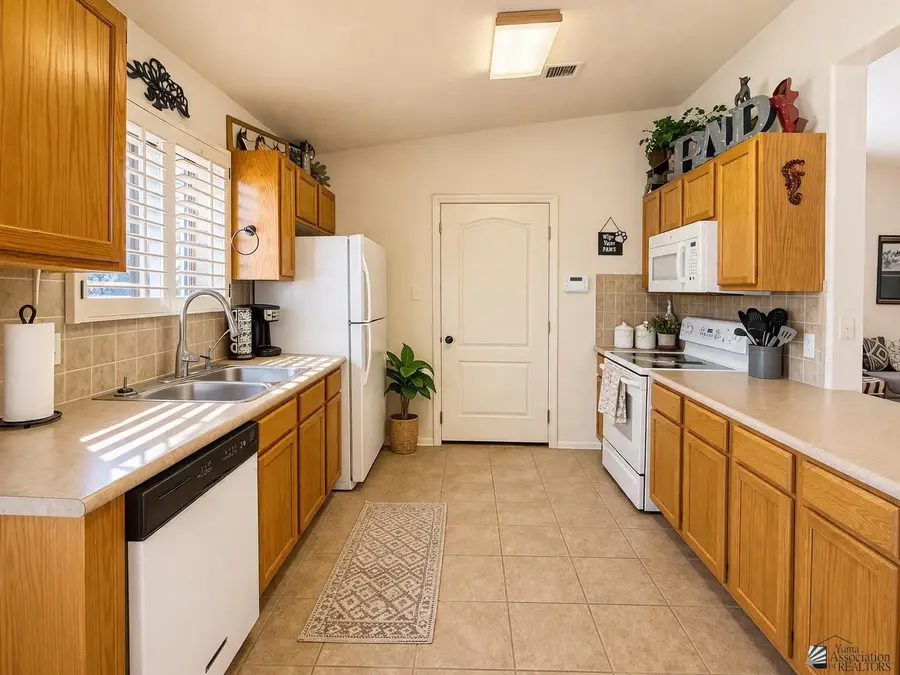 10123 S TYPHOON AVE, Yuma, AZ 85365 - #3