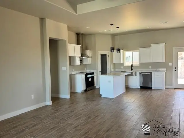 575 E 12 PL, Somerton, AZ 85350 - #2